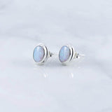 Opal 8x6mm oval Stud