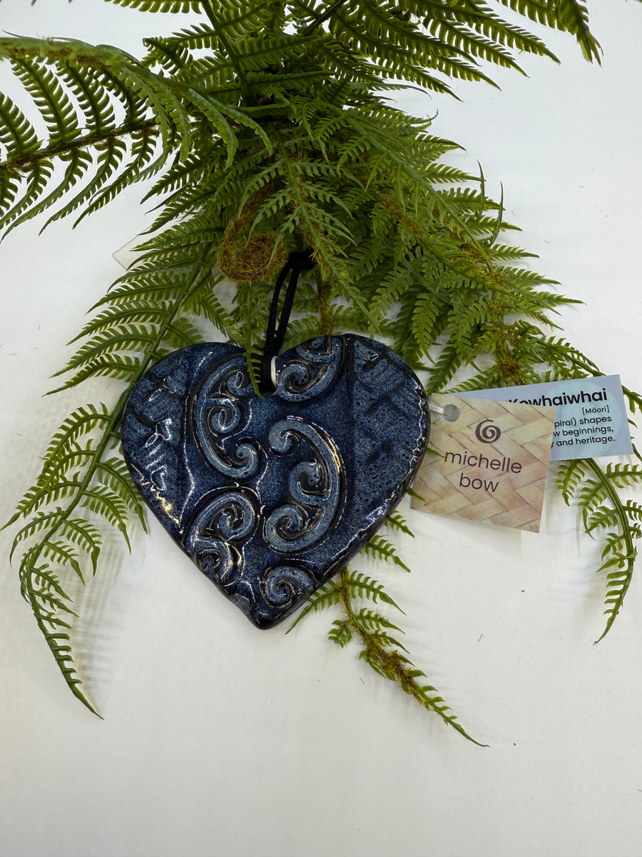Ceramic Kōwhaiwhai Swing Heart Decoration