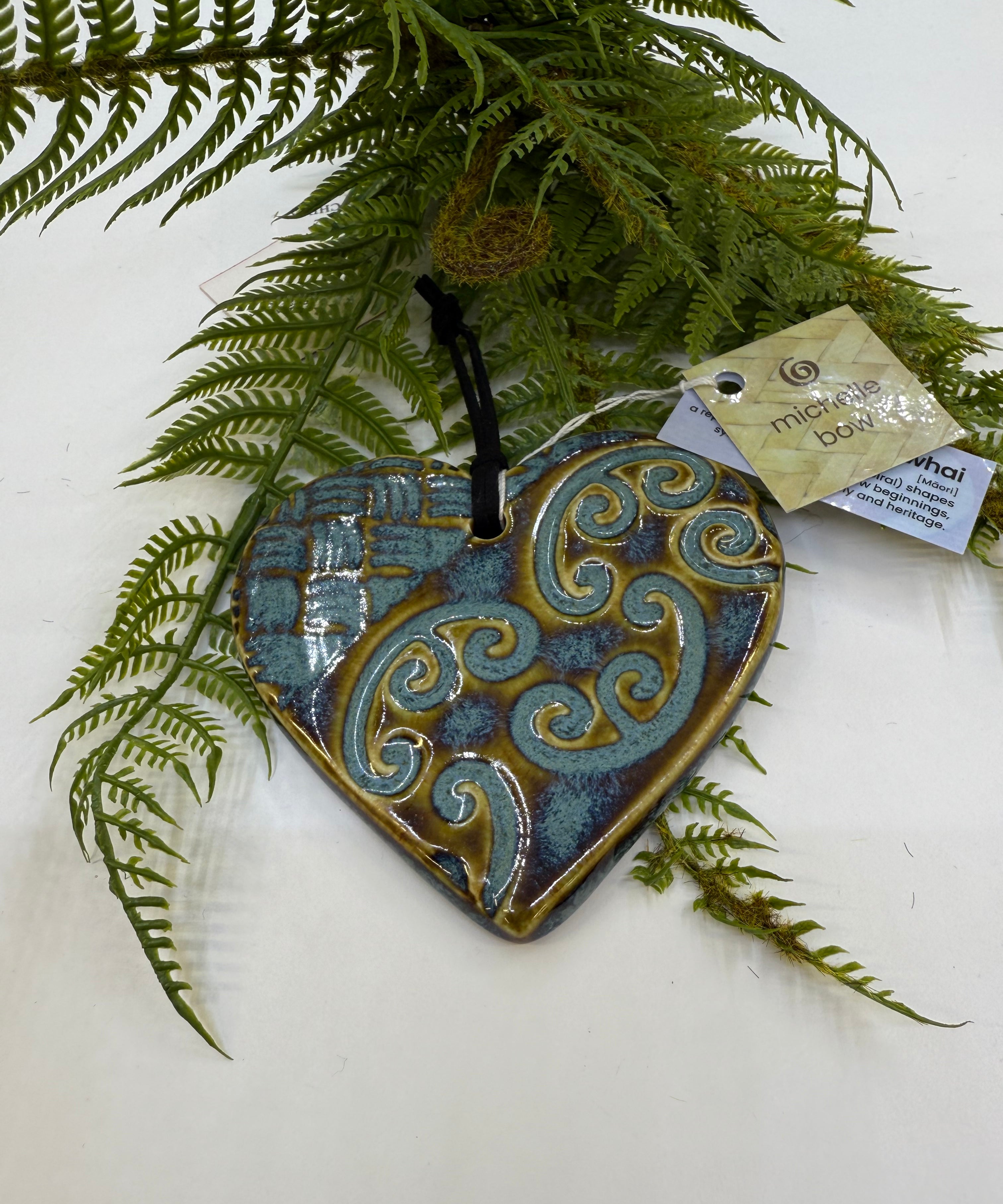 Ceramic Kōwhaiwhai Swing Heart Decoration