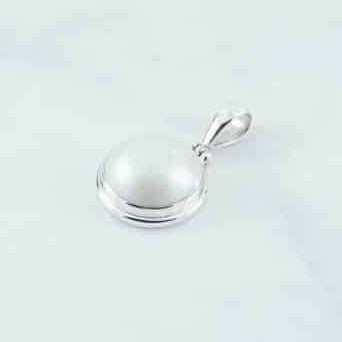 Mabe Pearl White 15mm Pendant