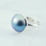 Mabe Pearl Black/Blue 16mm Ring