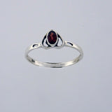 Ring Garnet 7x8 oval facet