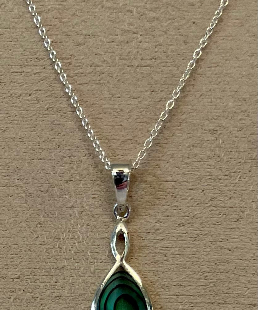 Pāua Pendant Teardrop Twist